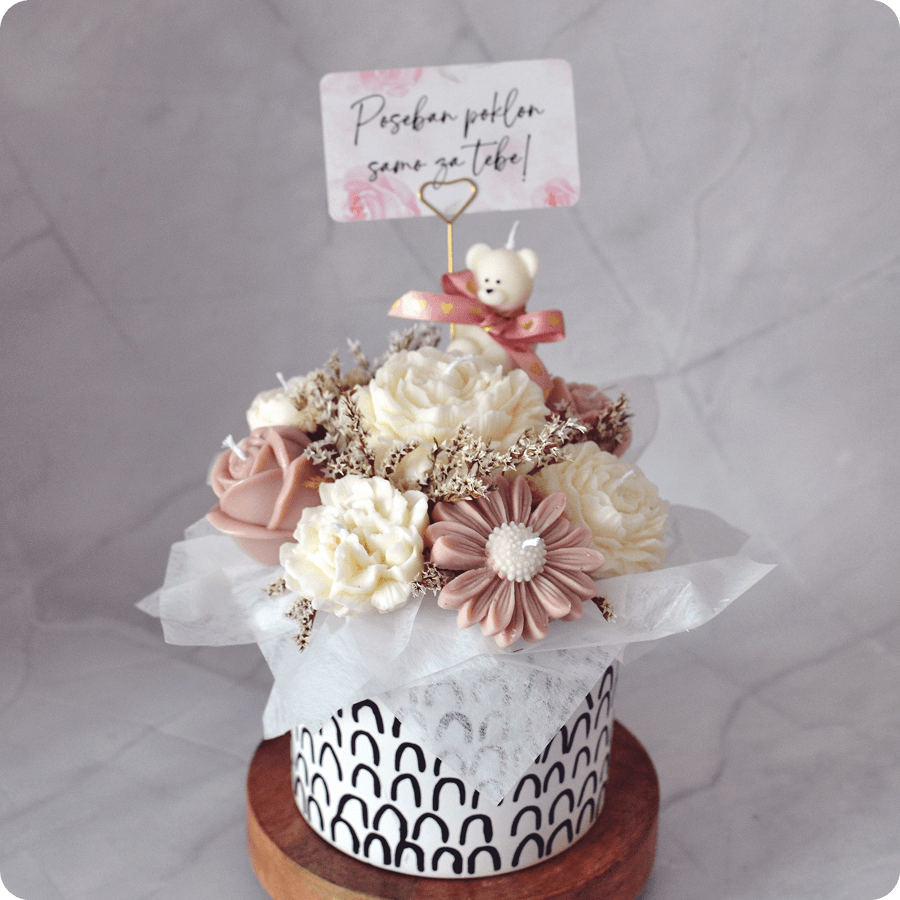 aranžman u keramičkoj tegli